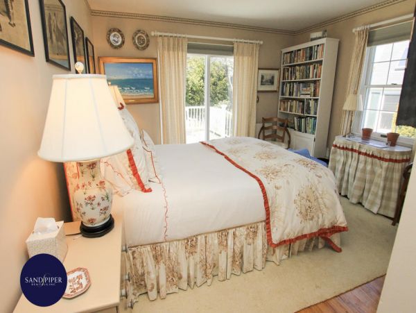 Cape Cod Home 995188