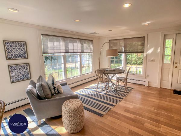 Cape Cod Home 995189
