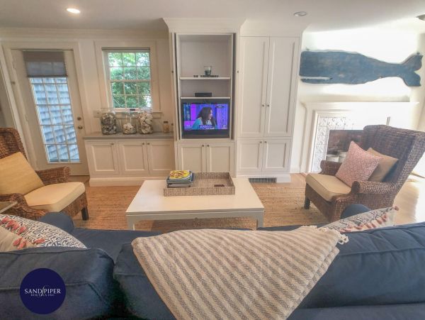 Cape Cod Home 995189