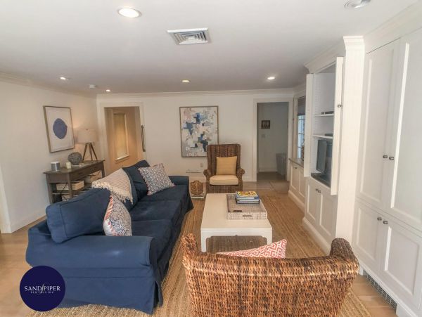 Cape Cod Home 995189