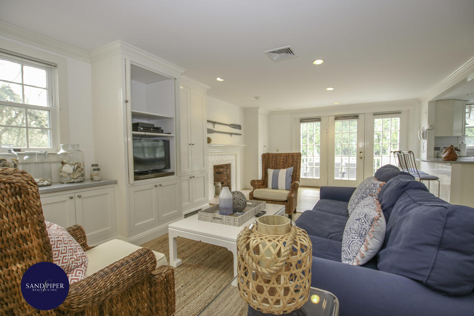 Cape Cod Home 995189