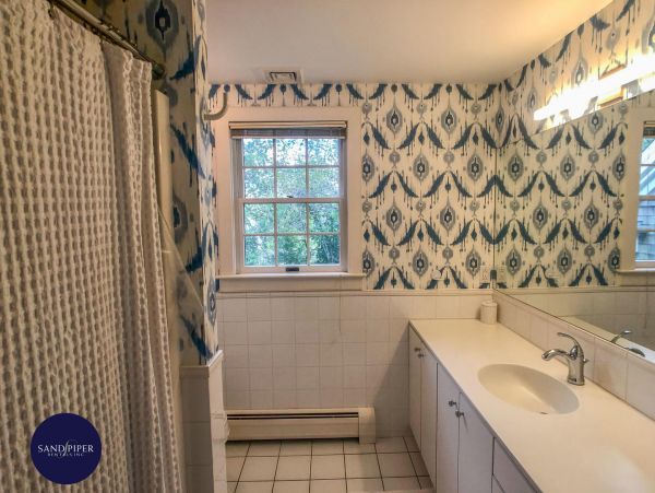 Cape Cod Home 995189