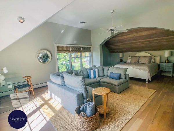Cape Cod Home 995189