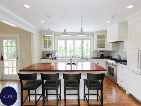 Cape Cod Home 995192