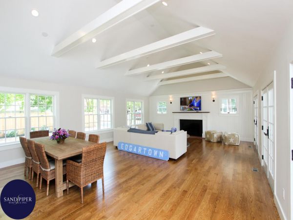 Cape Cod Home 995192