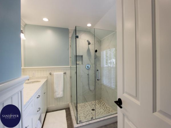 Cape Cod Home 995192