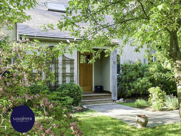 Cape Cod Home 995193