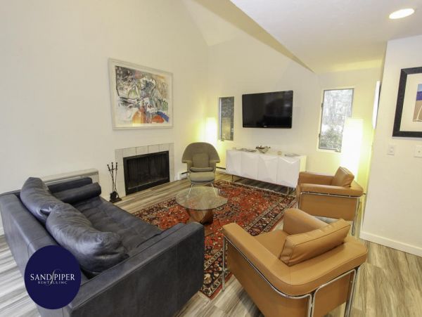 Cape Cod Home 995193