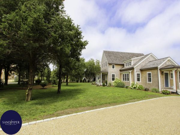 Cape Cod Home 995194