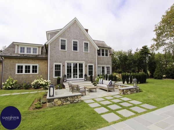Cape Cod Home 995194
