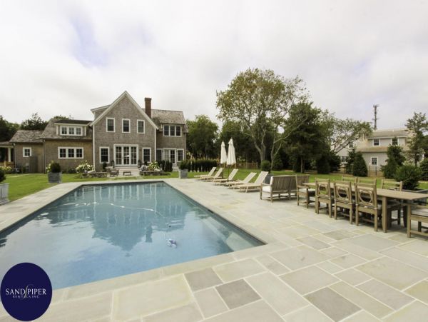 Cape Cod Home 995194