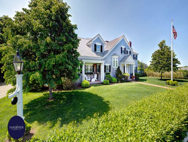 Cape Cod Home 995195