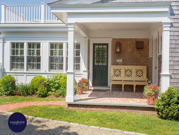 Cape Cod Home 995195