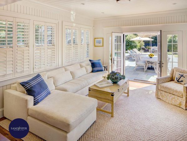 Cape Cod Home 995195