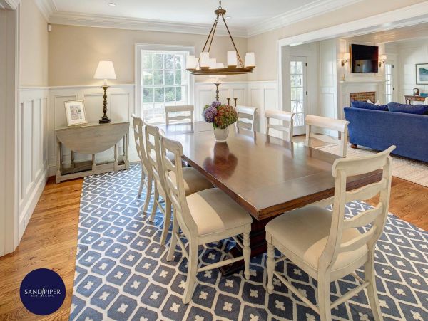 Cape Cod Home 995195