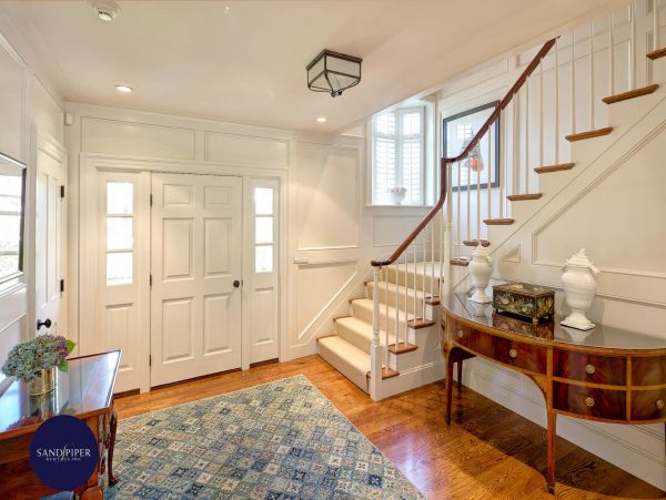 Cape Cod Home 995195