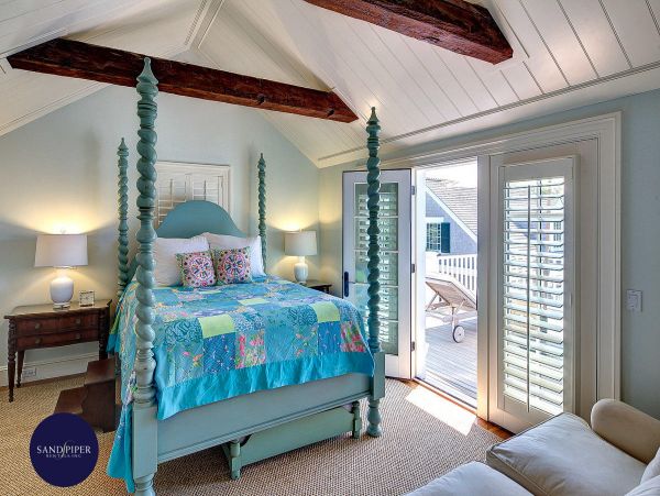 Cape Cod Home 995195