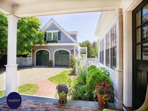 Cape Cod Home 995195