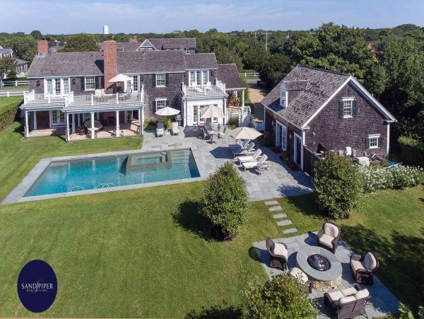 Cape Cod Home 995195