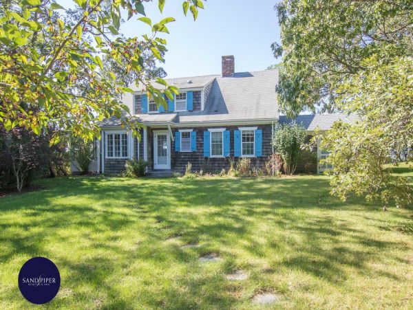 Cape Cod Home 995196