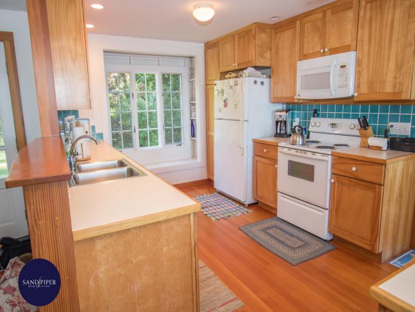 Cape Cod Home 995196