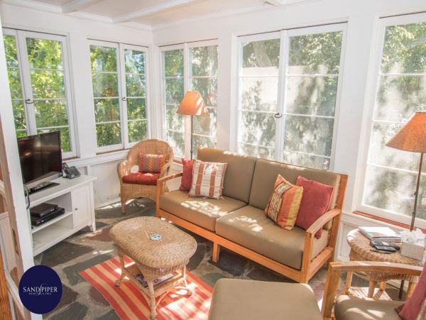 Cape Cod Home 995196