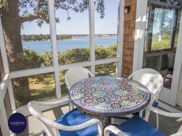 Cape Cod Home 995196