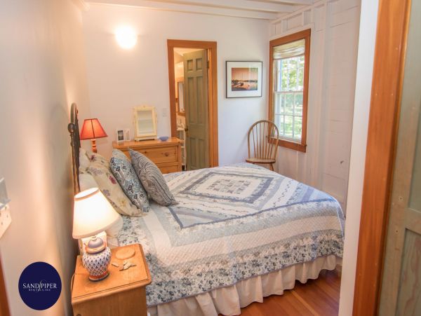 Cape Cod Home 995196