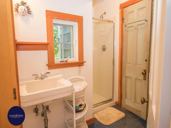 Cape Cod Home 995196