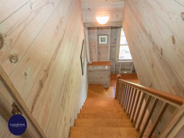 Cape Cod Home 995196