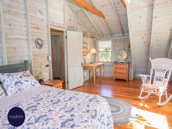 Cape Cod Home 995196
