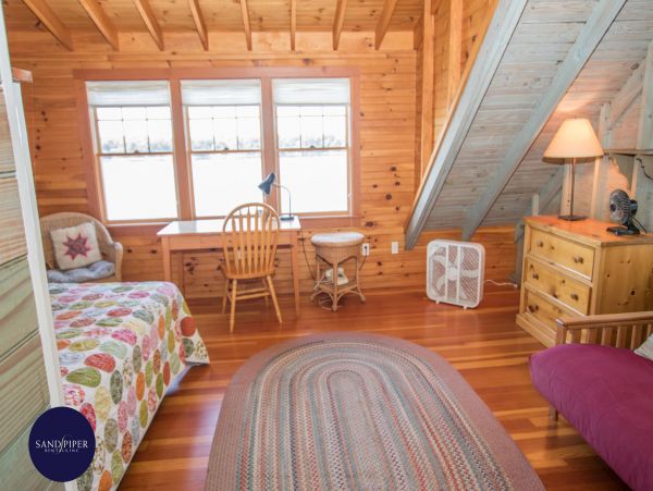 Cape Cod Home 995196