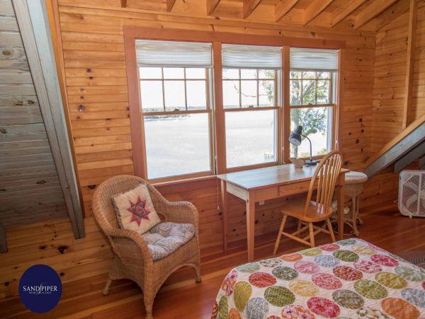 Cape Cod Home 995196