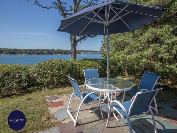 Cape Cod Home 995196