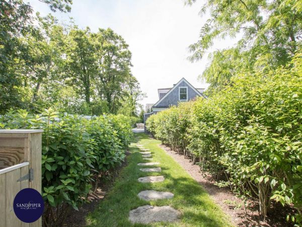 Cape Cod Home 995198