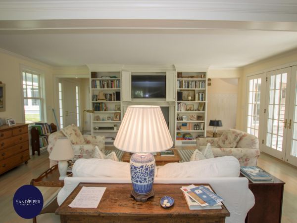 Cape Cod Home 995198