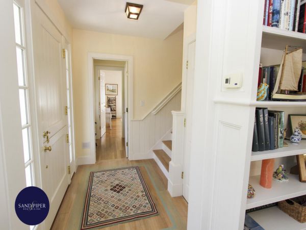 Cape Cod Home 995198