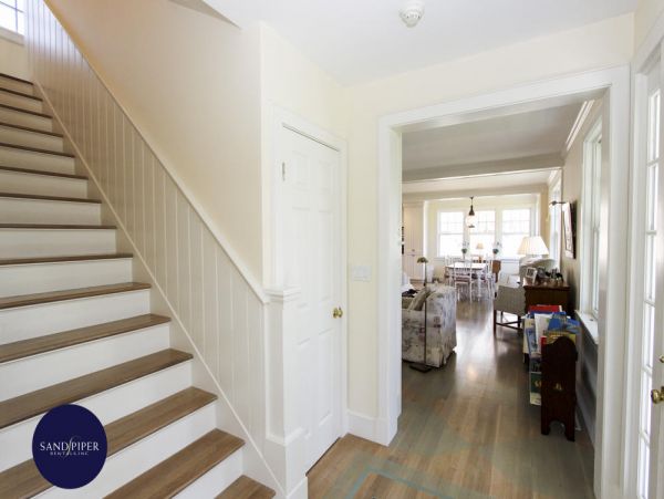 Cape Cod Home 995198