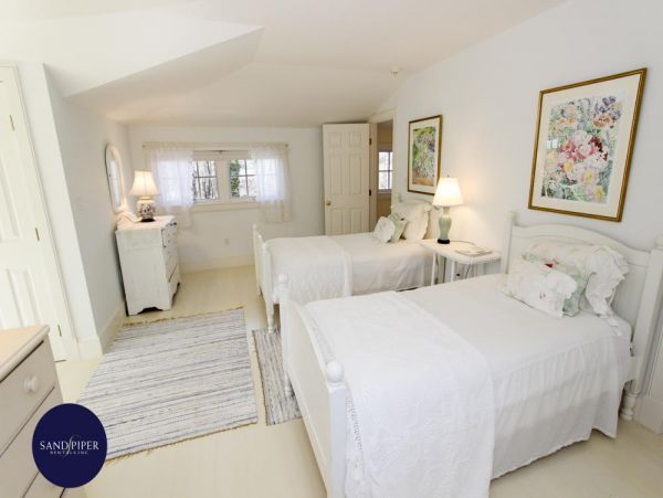 Cape Cod Home 995198