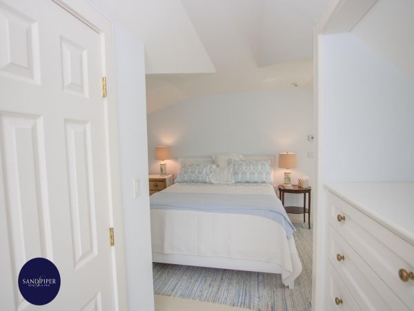 Cape Cod Home 995198
