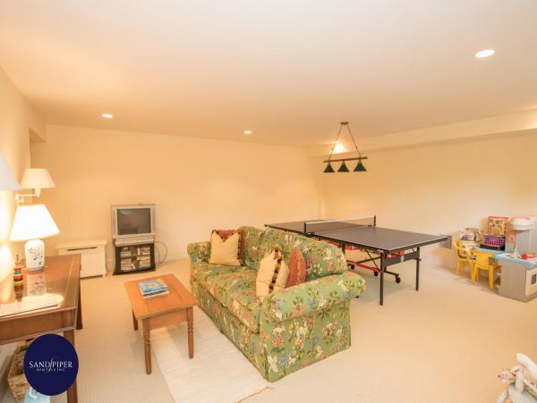 Cape Cod Home 995198