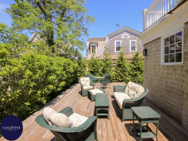 Cape Cod Home 995198
