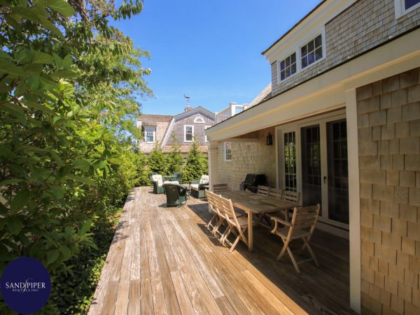 Cape Cod Home 995198