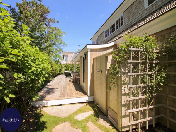 Cape Cod Home 995198