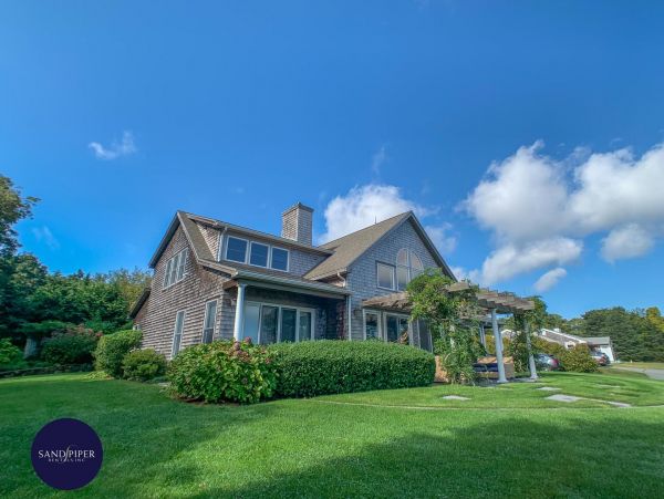 Cape Cod Home 995199