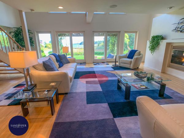 Cape Cod Home 995199