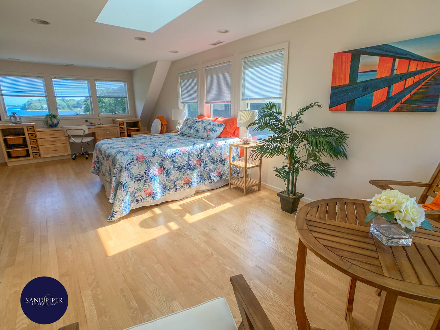 Cape Cod Home 995199