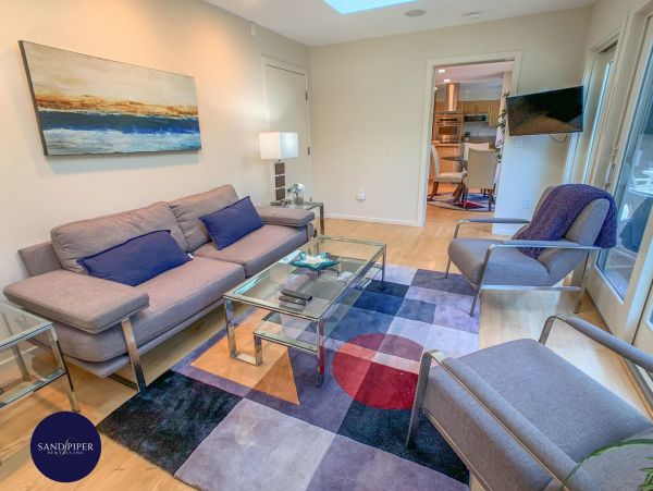 Cape Cod Home 995199