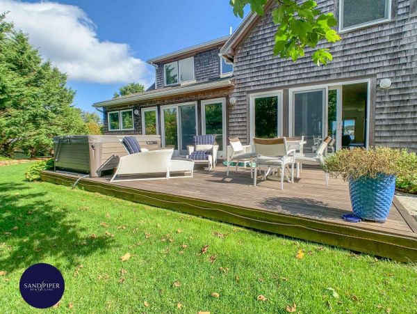 Cape Cod Home 995199
