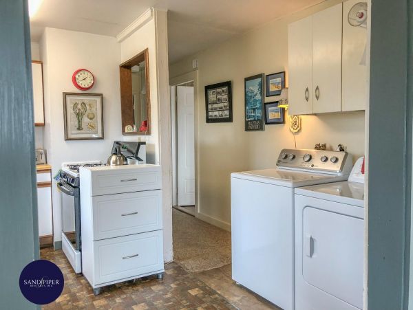 Cape Cod Home 995200